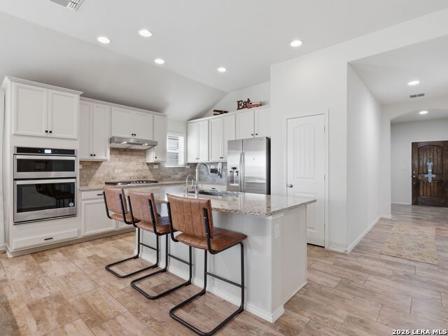 Listing photo id 5 for 642 Rusty Gate Way