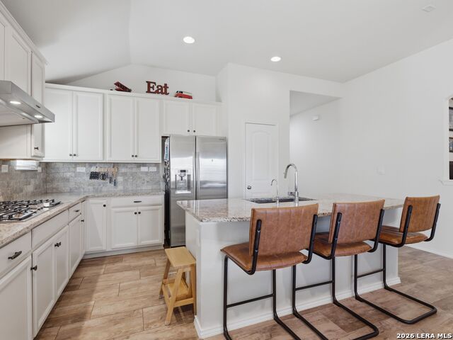 Listing photo id 6 for 642 Rusty Gate Way