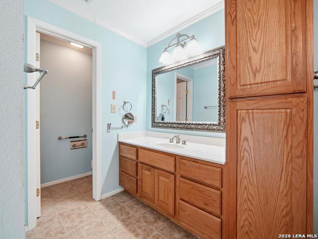 Image 20 of 47 For 159 Thornton