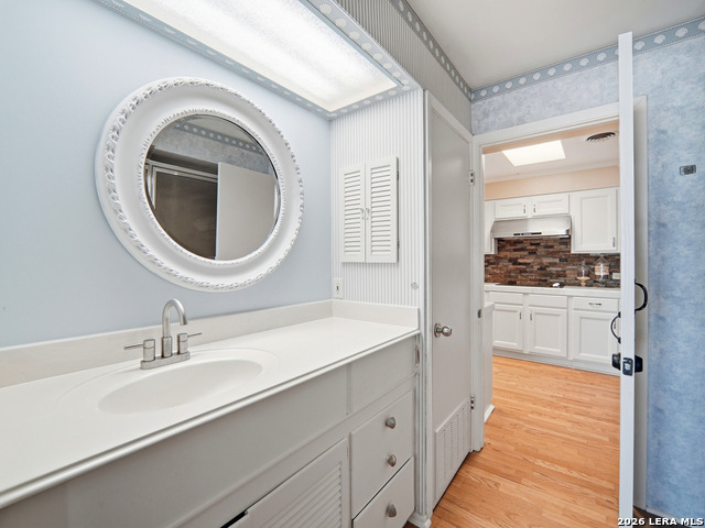 Image 25 of 47 For 159 Thornton