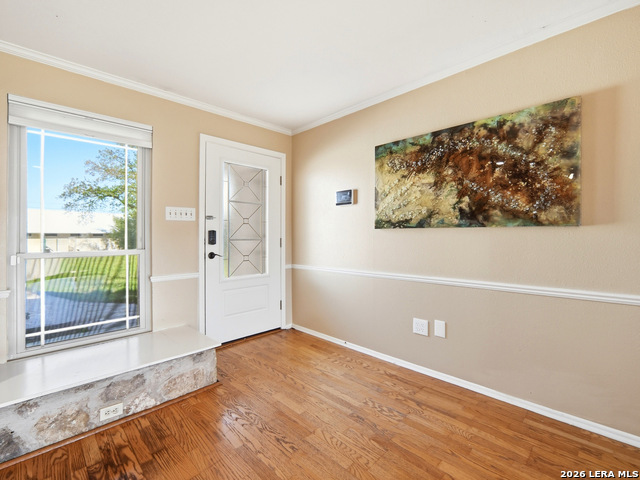 Image 6 of 47 For 159 Thornton