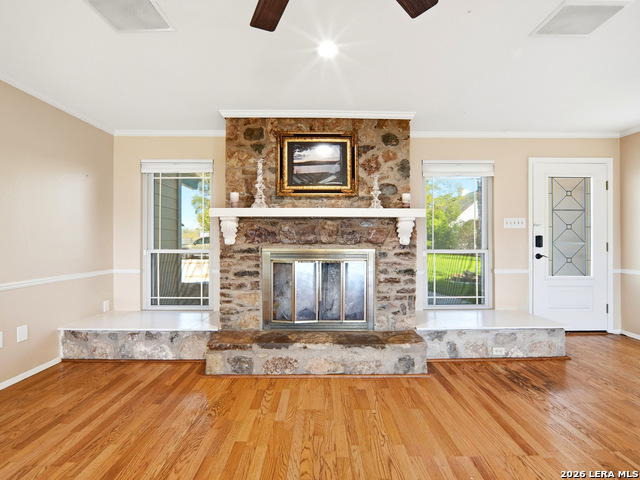 Image 8 of 47 For 159 Thornton