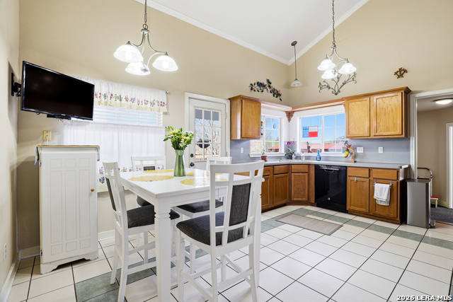 Image 9 of 44 For 2300 Stagecoach