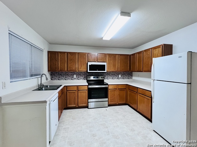 Image 8 of 28 For 7454 Carriage Pass