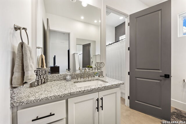 Image 17 of 48 For 979 Belle Oaks