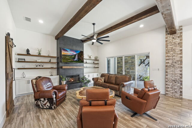 Image 2 of 48 For 979 Belle Oaks