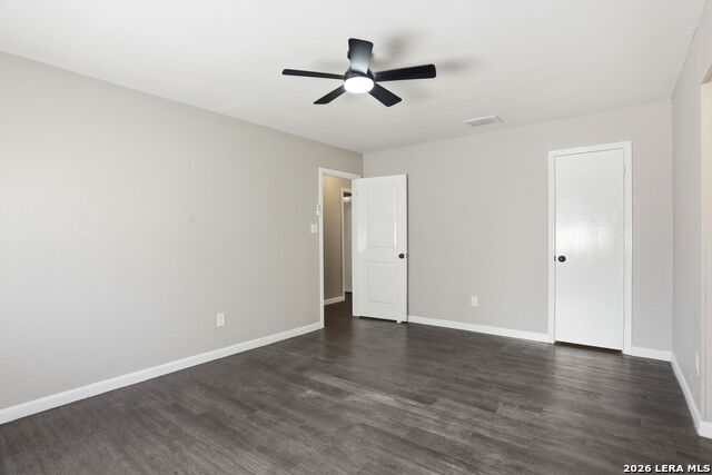 Image 13 of 19 For 5223 Lakebend East