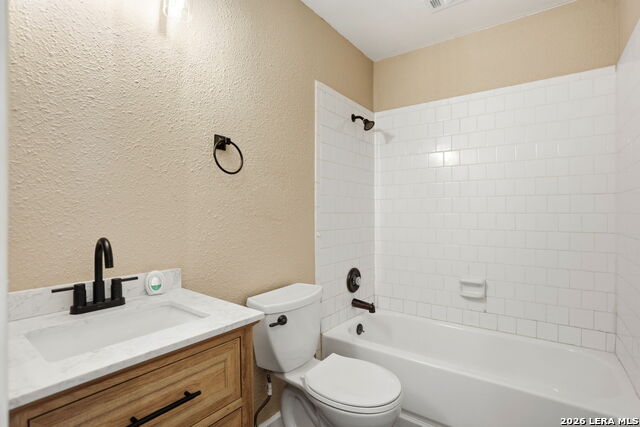 Image 16 of 19 For 5223 Lakebend East