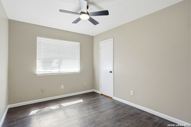 Image 17 of 19 For 5223 Lakebend East