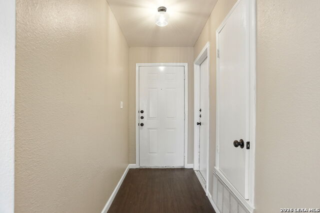 Image 4 of 19 For 5223 Lakebend East