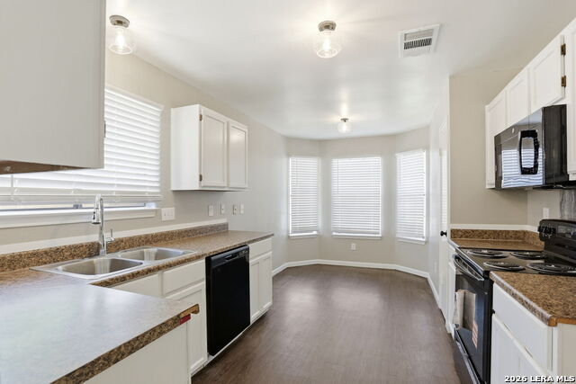 Image 9 of 19 For 5223 Lakebend East