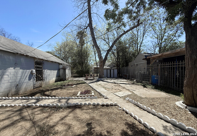 Image 27 of 29 For 514 Recio  