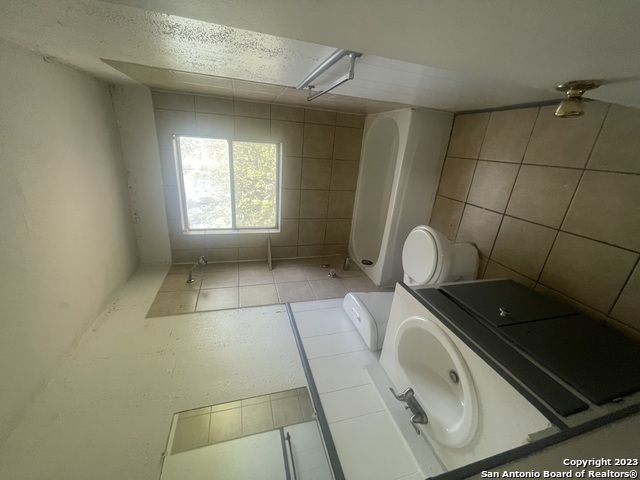 Image 6 of 10 For 4512 Slayden Dr