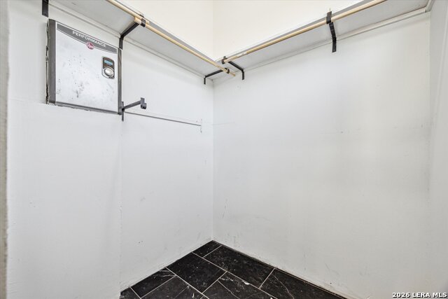 Listing photo id 10 for 417 Warren  