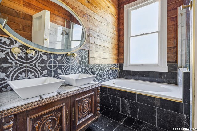 Listing photo id 11 for 417 Warren  