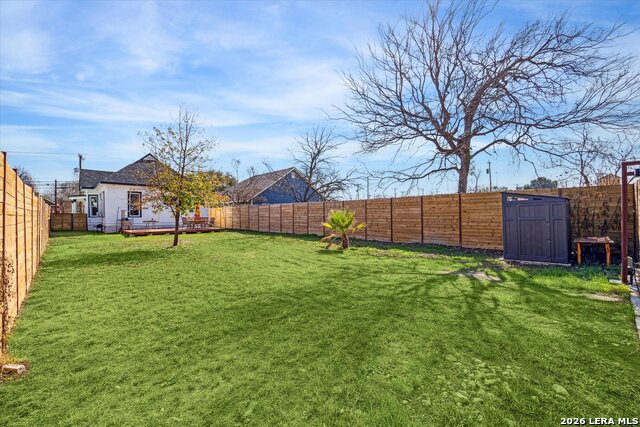 Listing photo id 15 for 417 Warren  