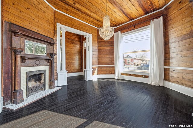 Listing photo id 3 for 417 Warren  