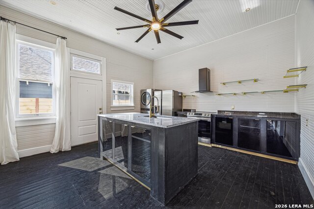 Listing photo id 7 for 417 Warren  