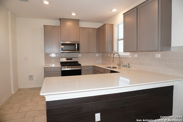 Image 5 of 31 For 4809 Park Gln