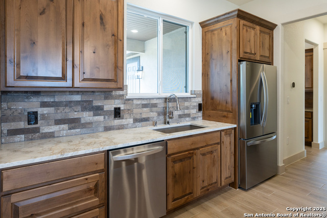 Image 12 of 33 For 811 Horseshoe Falls