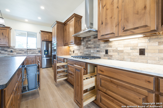 Image 14 of 33 For 811 Horseshoe Falls