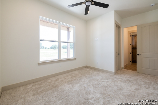 Image 22 of 33 For 811 Horseshoe Falls