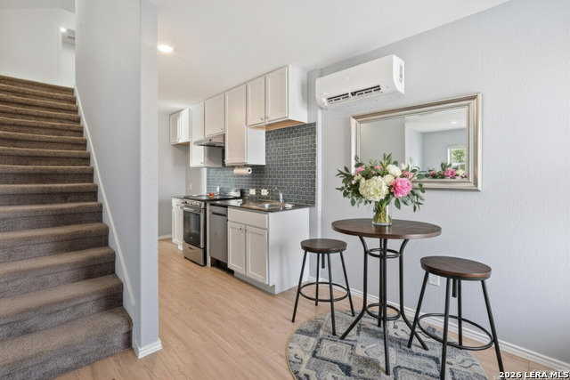 Image 10 of 17 For 7137 Elm Cove