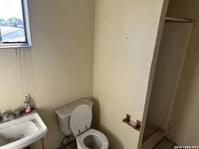 Image 13 of 24 For 831 Brighton