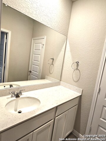 Image 17 of 38 For 12549 Rothau Dr