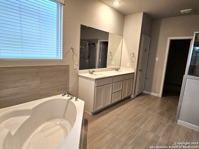 Image 19 of 38 For 12549 Rothau Dr