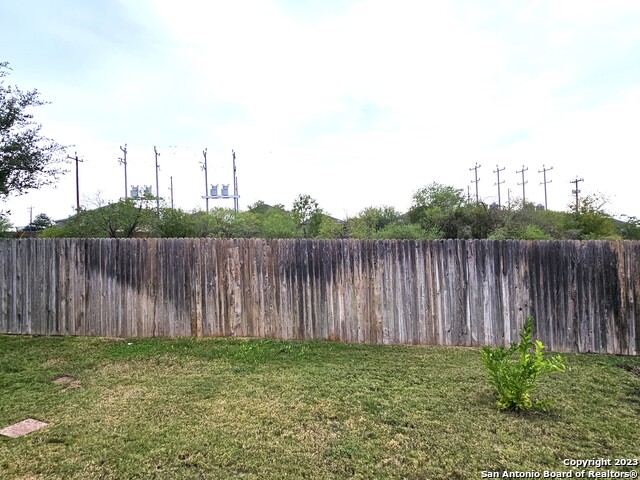 Image 32 of 38 For 12549 Rothau Dr