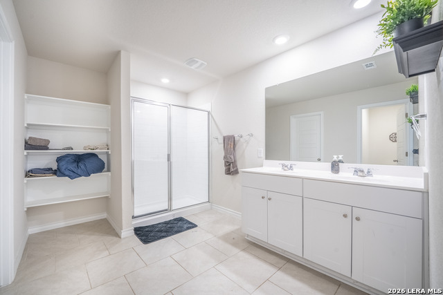 Image 15 of 18 For 14638 Pearl Flats