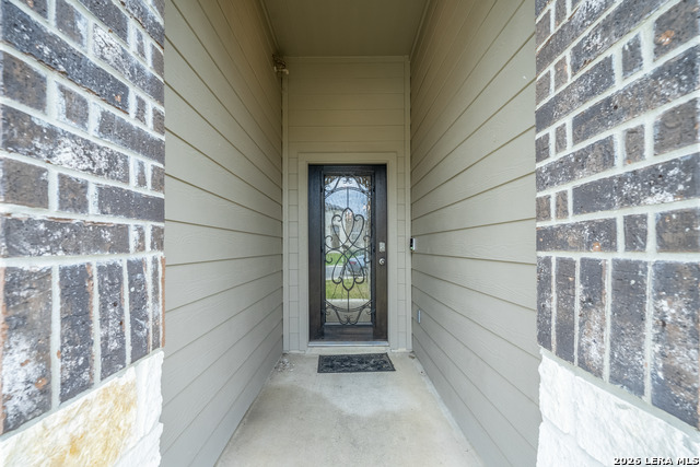 Image 2 of 18 For 14638 Pearl Flats