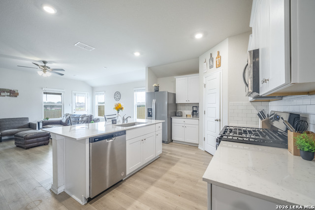 Image 5 of 18 For 14638 Pearl Flats