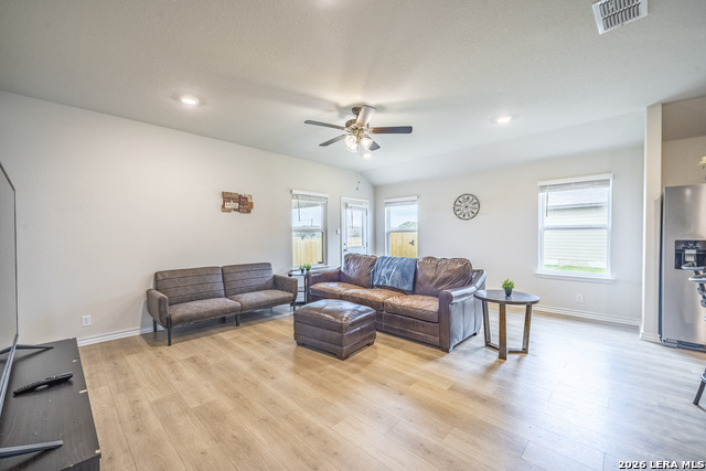 Image 7 of 18 For 14638 Pearl Flats