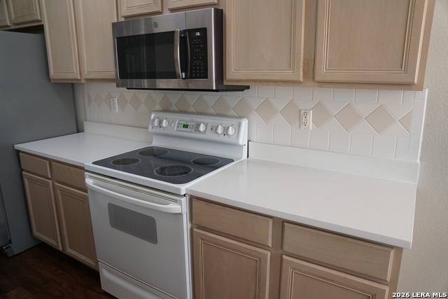 Image 10 of 28 For 7203 Snowden