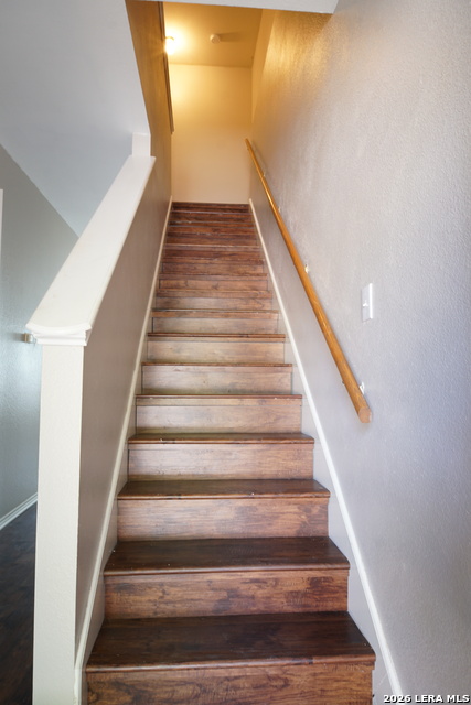 Image 23 of 28 For 7203 Snowden