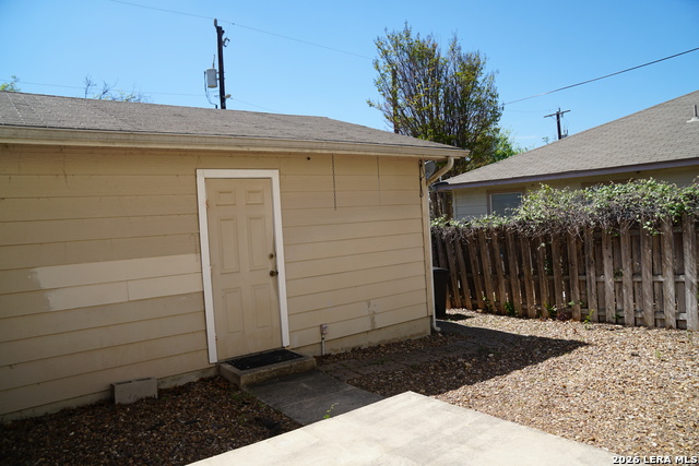 Image 27 of 28 For 7203 Snowden