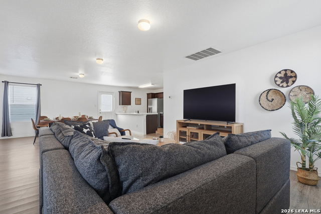 Image 2 of 21 For 5938 Autumn Palms