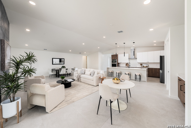 Image 14 of 46 For 707 Lone Cir