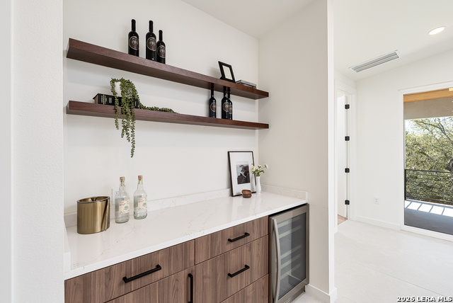 Image 15 of 46 For 707 Lone Cir