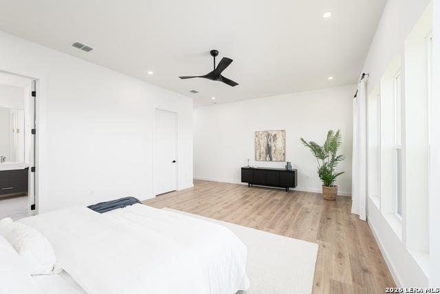 Image 19 of 46 For 707 Lone Cir