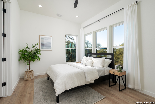 Image 23 of 46 For 707 Lone Cir