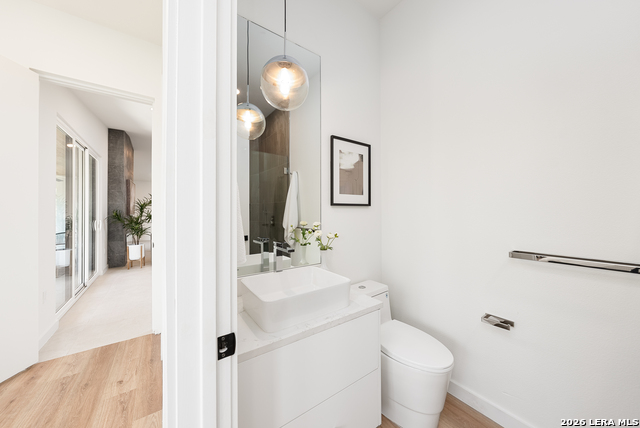 Image 25 of 46 For 707 Lone Cir