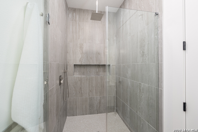 Image 26 of 46 For 707 Lone Cir