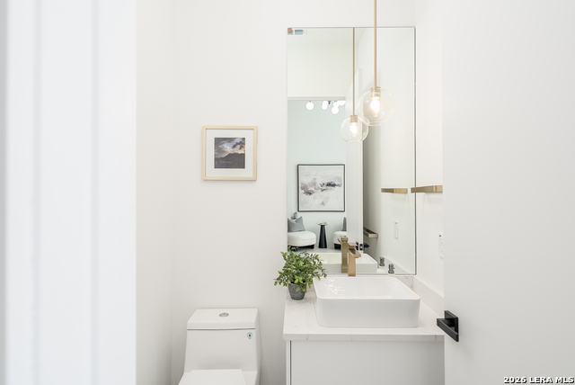 Image 28 of 46 For 707 Lone Cir