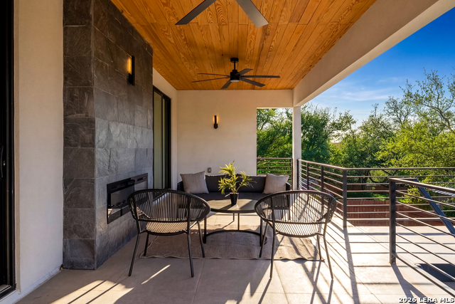 Image 38 of 46 For 707 Lone Cir