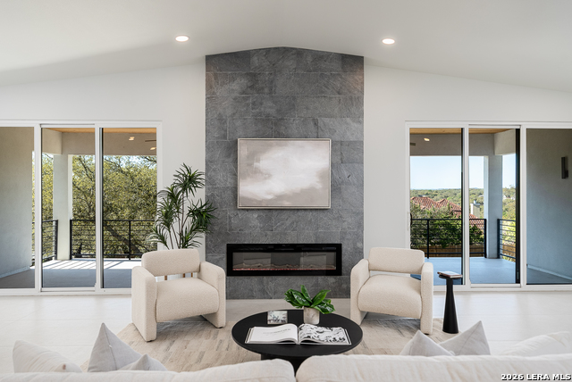 Image 5 of 46 For 707 Lone Cir