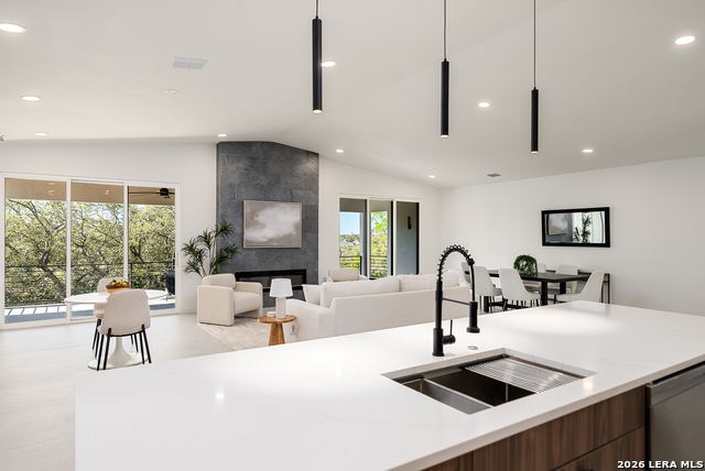 Image 8 of 46 For 707 Lone Cir