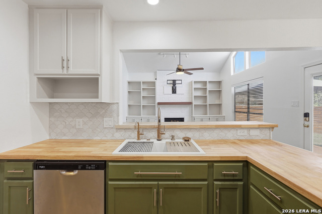 Image 13 of 32 For 12008 Vista Nogal St